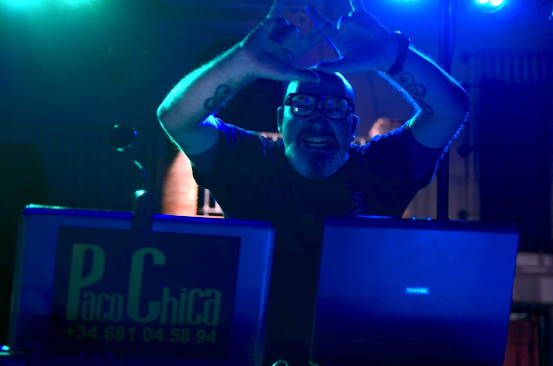 Fiesta 'ochentera' en Huétor Vega