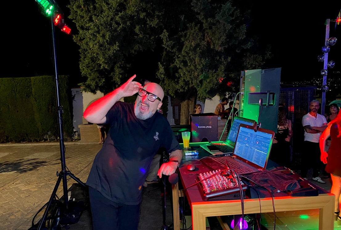 Fiesta 'ochentera' en Huétor Vega