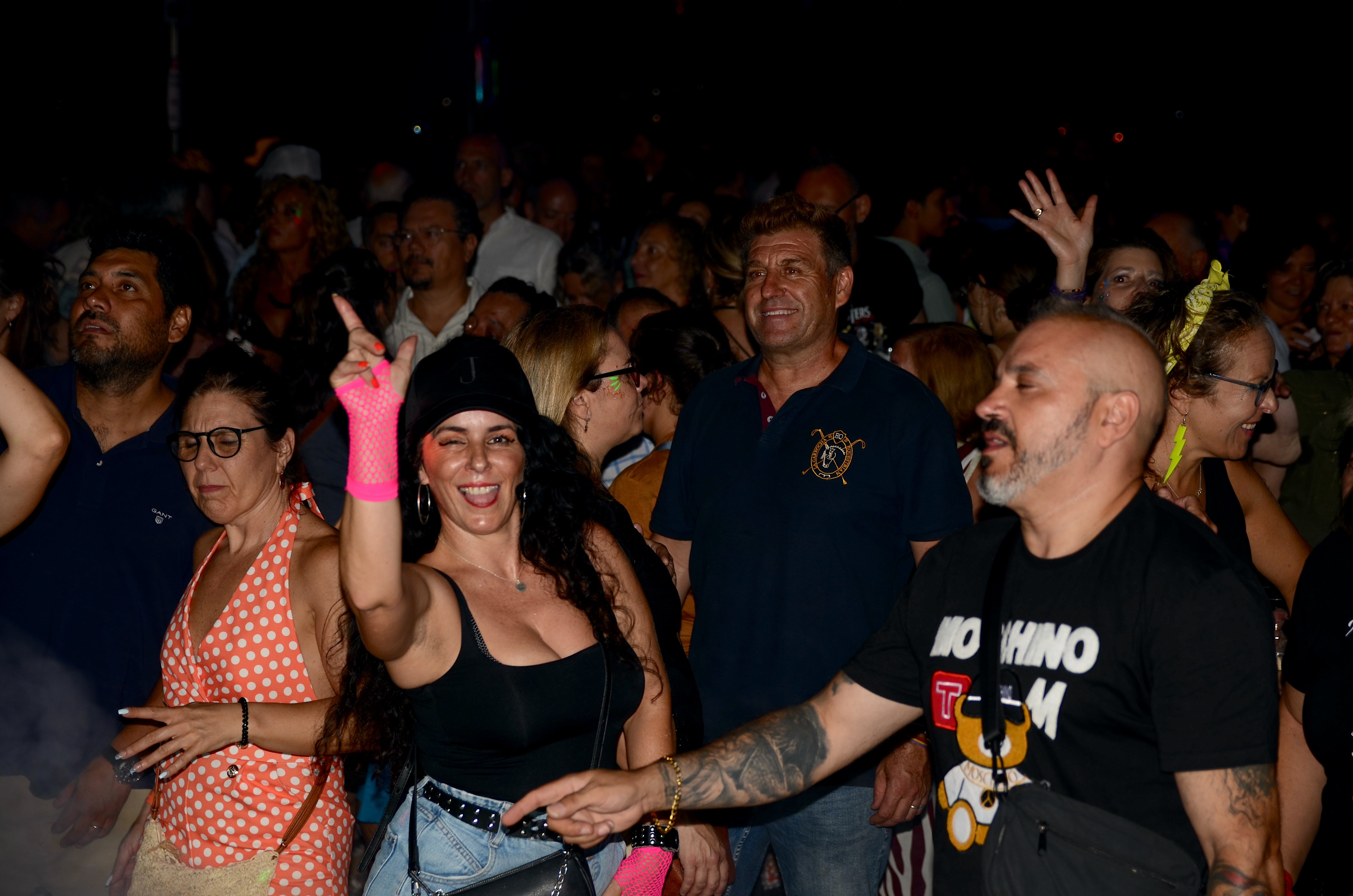 Fiesta &#039;ochentera&#039; en Huétor Vega