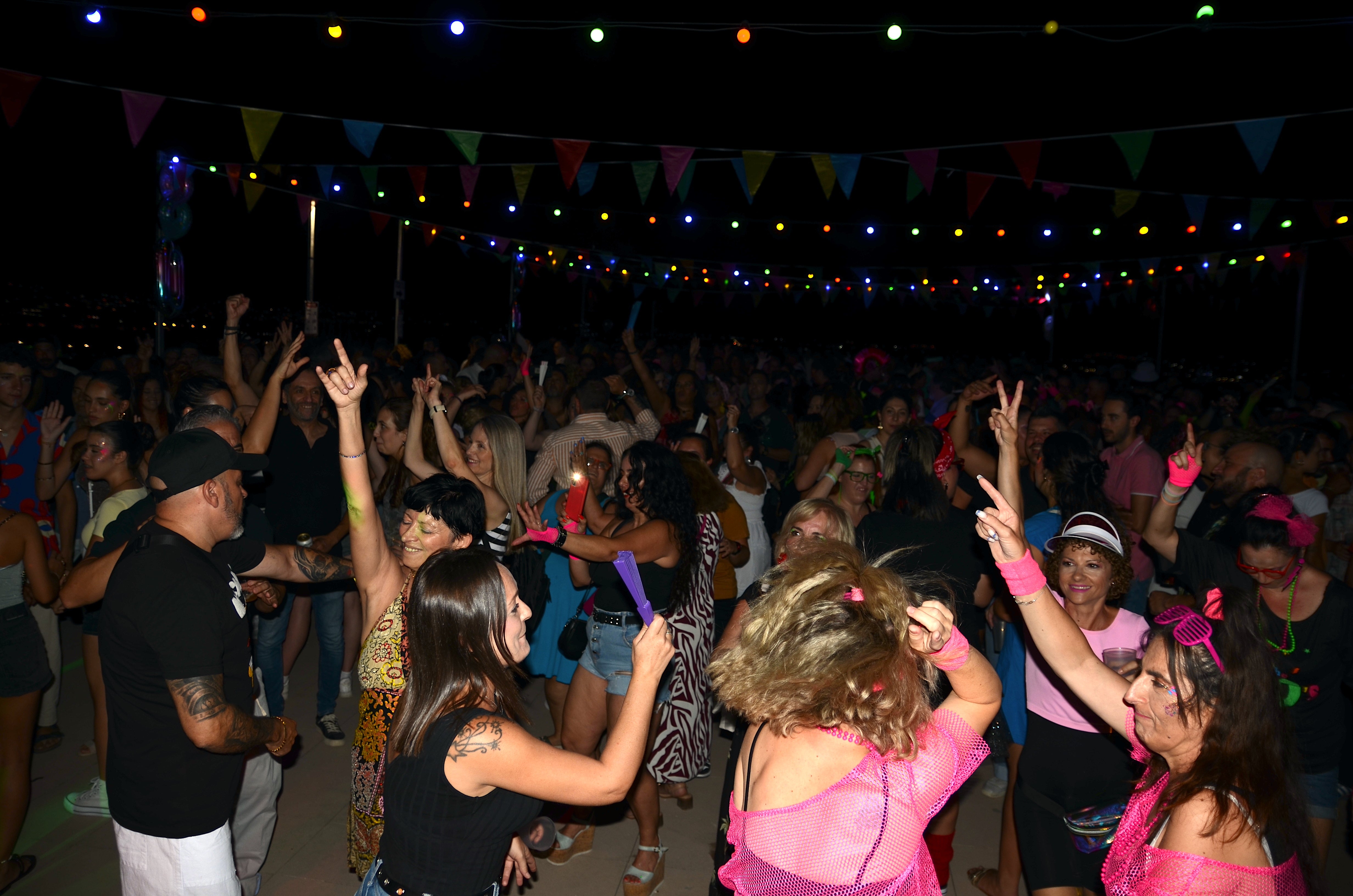 Fiesta 'ochentera' en Huétor Vega