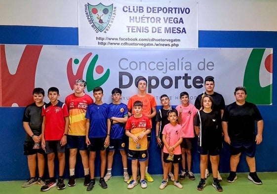Cuarta concentración de jóvenes en la Liga de Verano de tenis de mesa.
