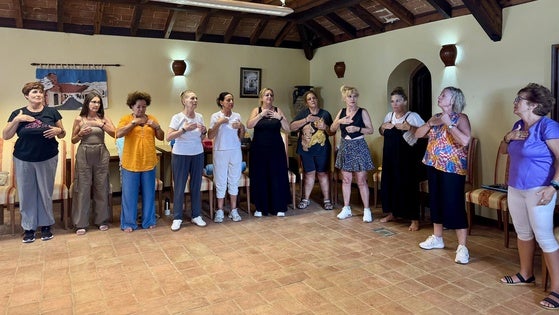 Medio centenar de mujeres de Huétor Vega y Monachil comparten un encuentro en Guadix
