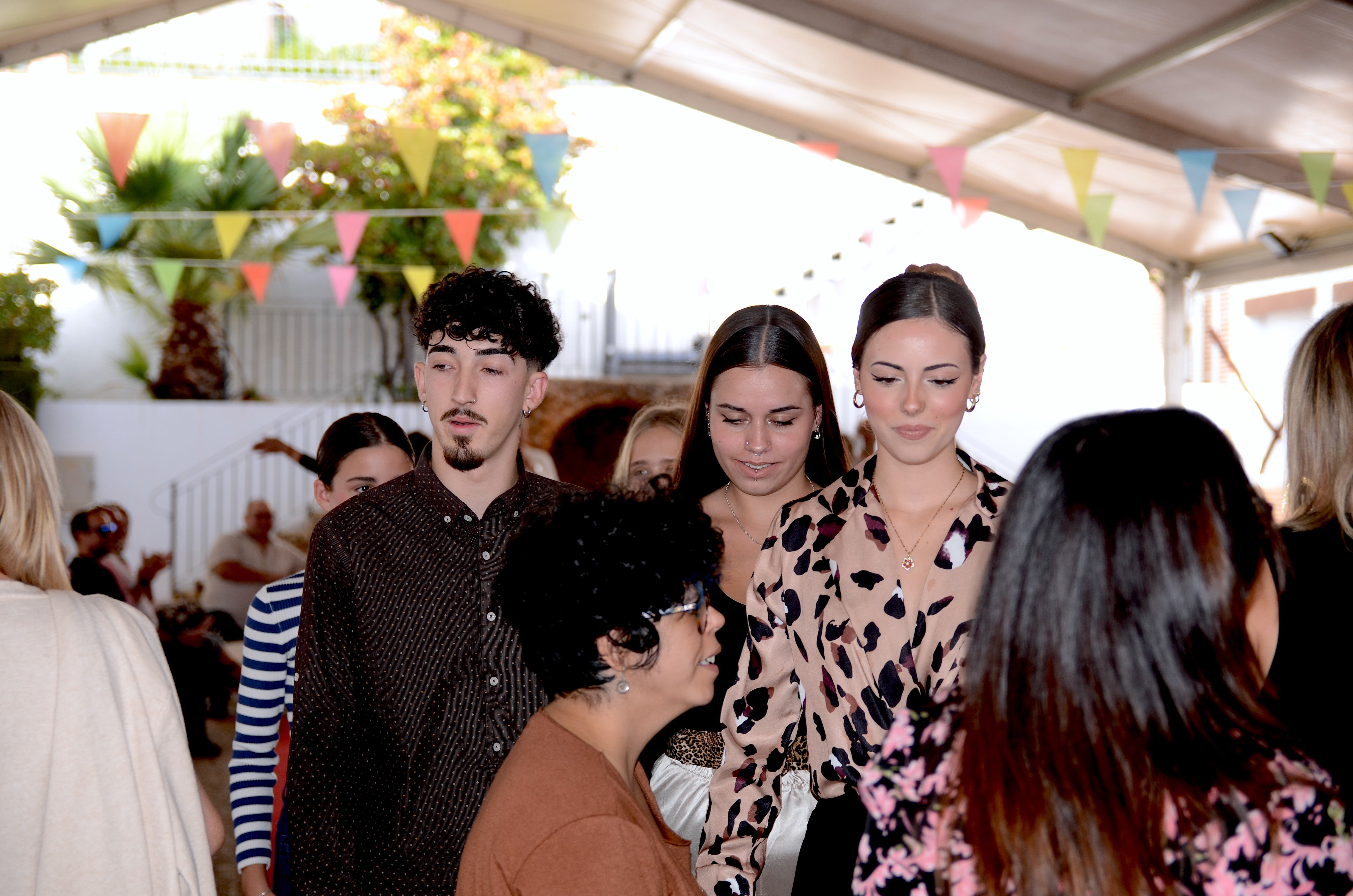 El comercio local desfila en Huétor Vega