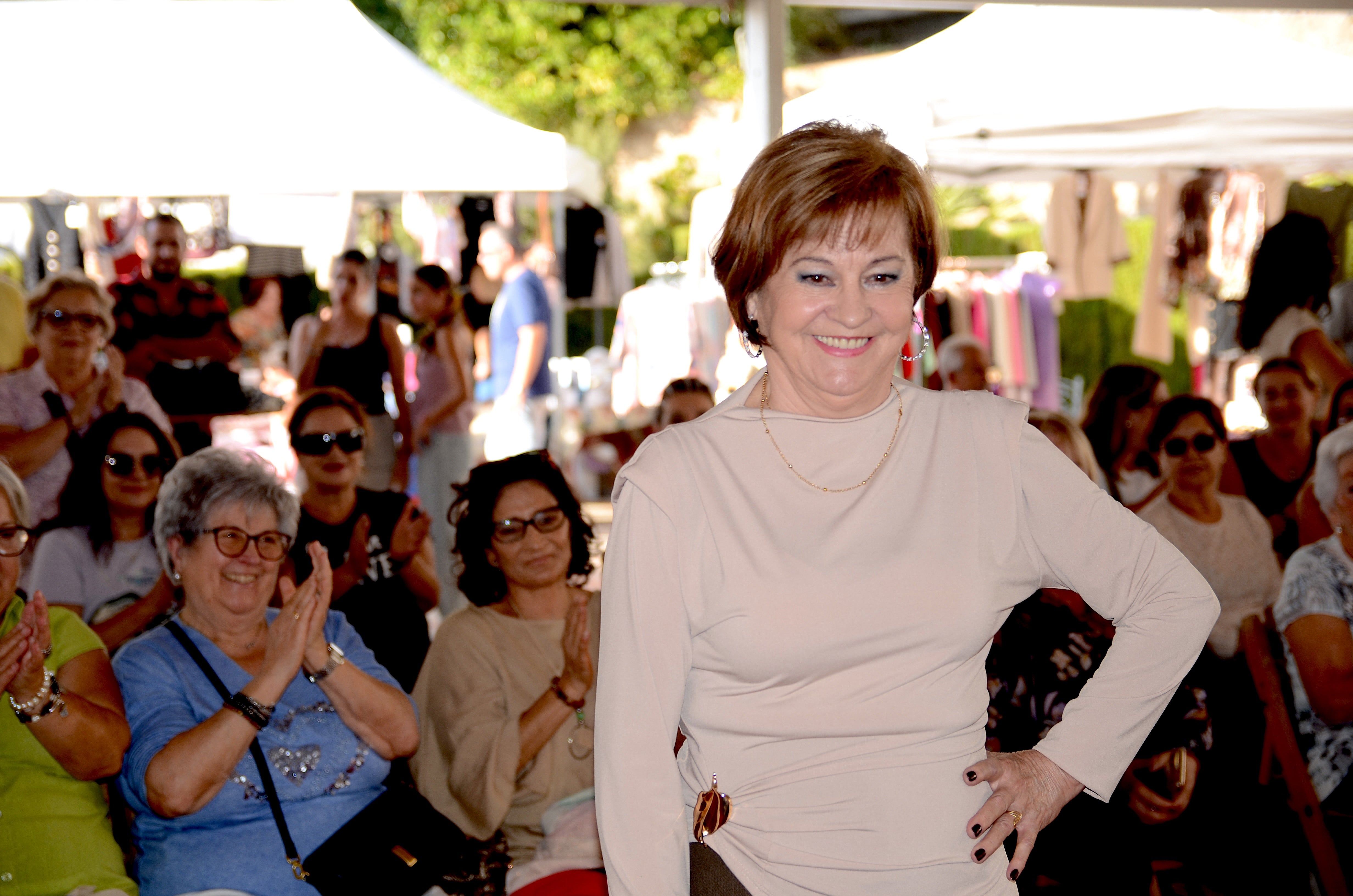 El comercio local desfila en Huétor Vega