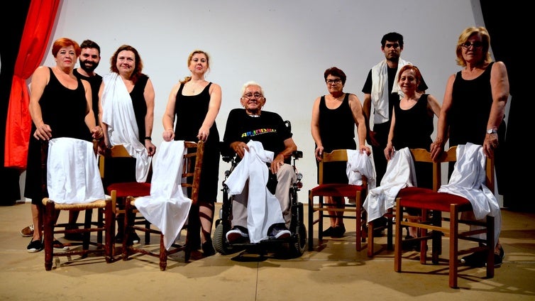 Huétor Vega saca 'Las artes a escena contra la violencia de género'
