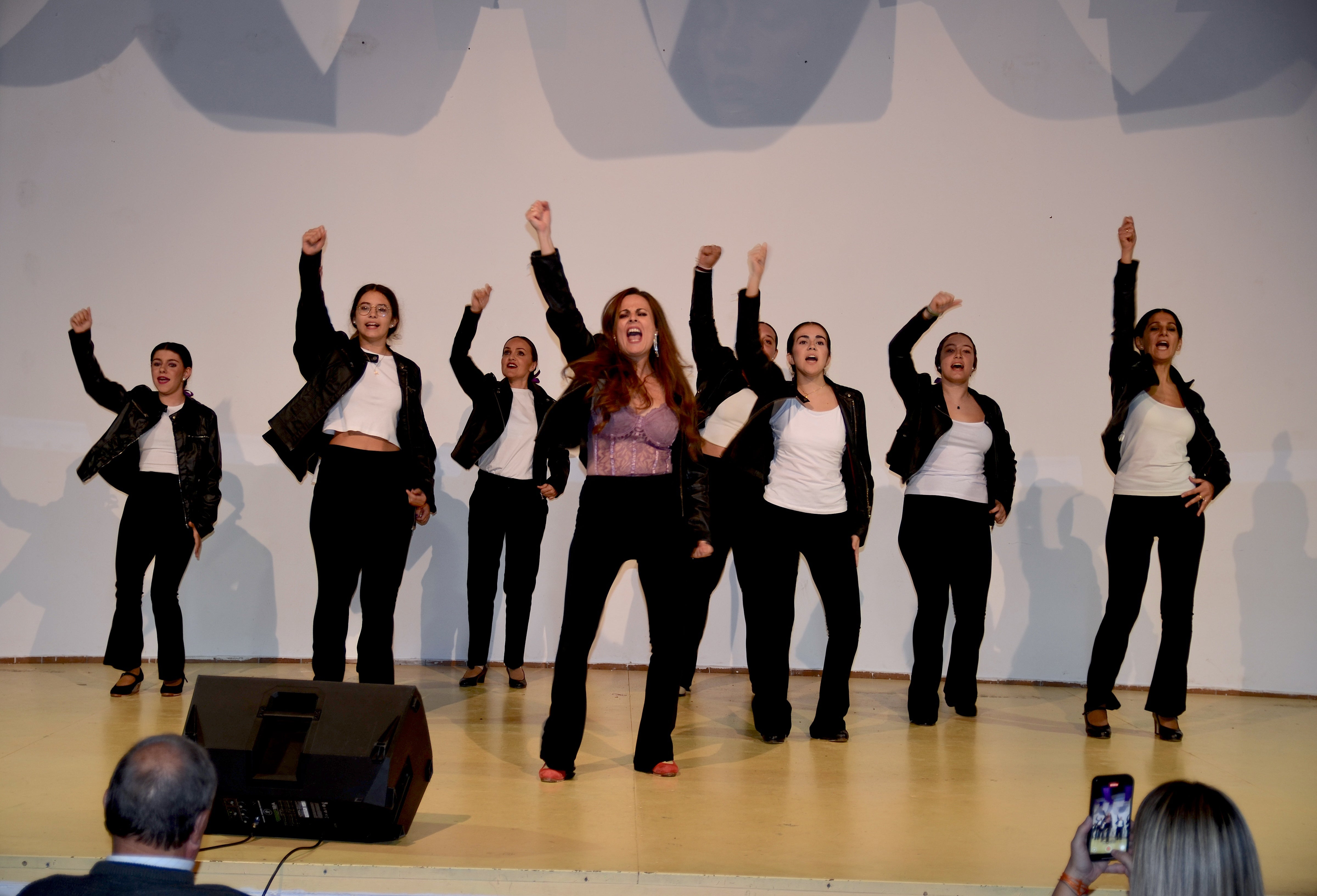 Huétor Vega escenifica el horror de la violencia de género