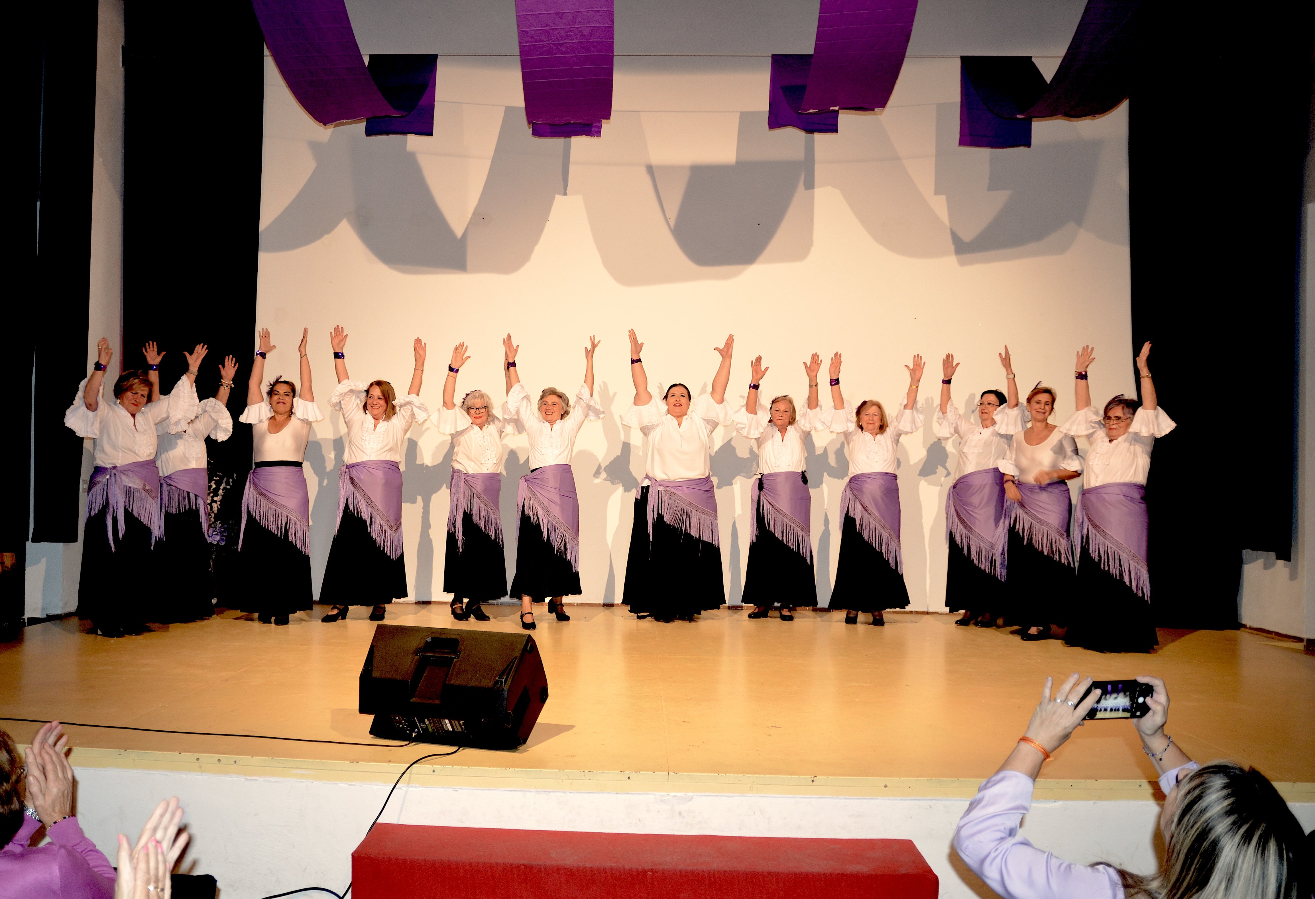 Huétor Vega escenifica el horror de la violencia de género