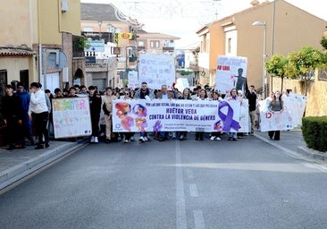 Los centros educativos de Huétor Vega enarbolan la lucha del 25N