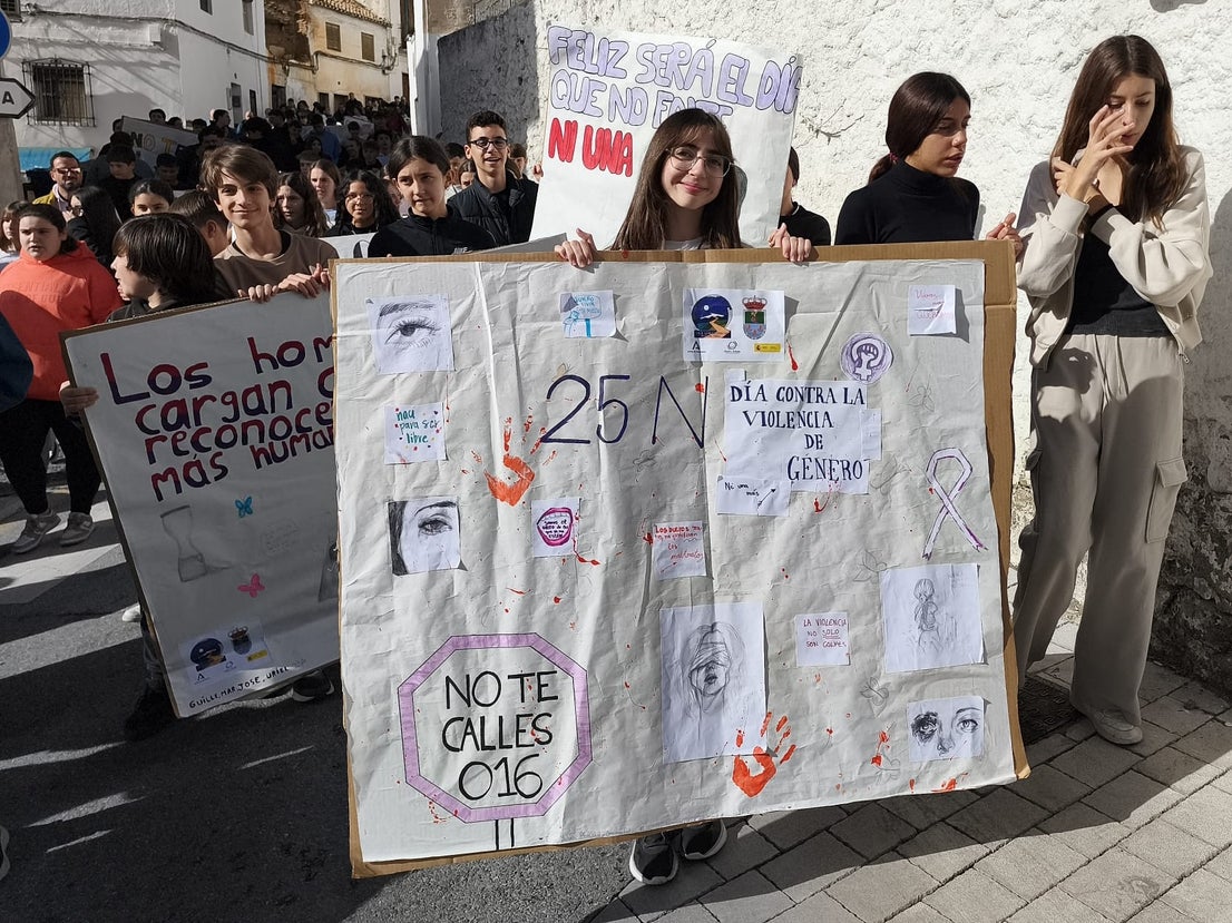 Los centros educativos de Huétor Vega enarbolan la lucha del 25N