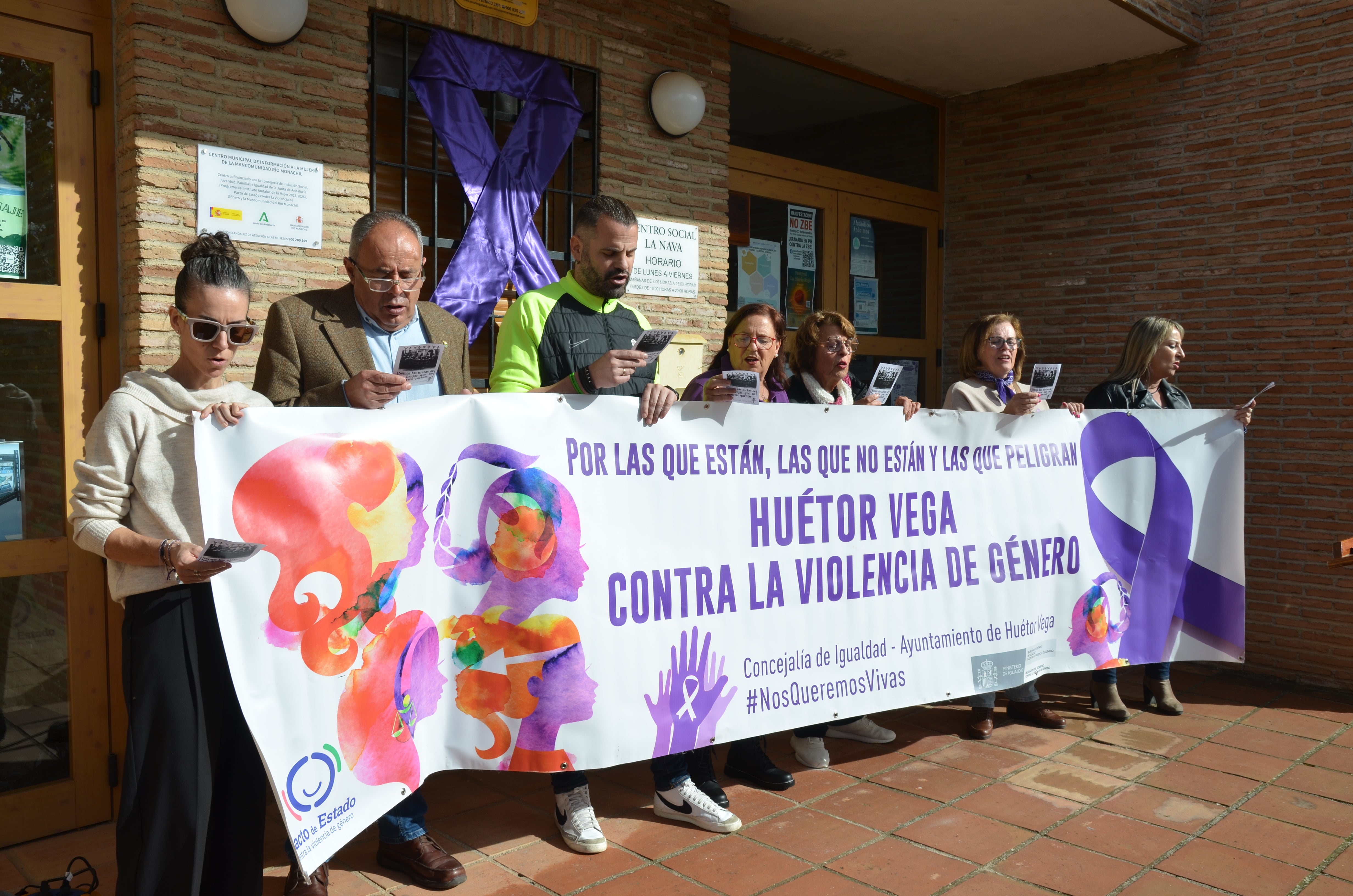 Los centros educativos de Huétor Vega enarbolan la lucha del 25N