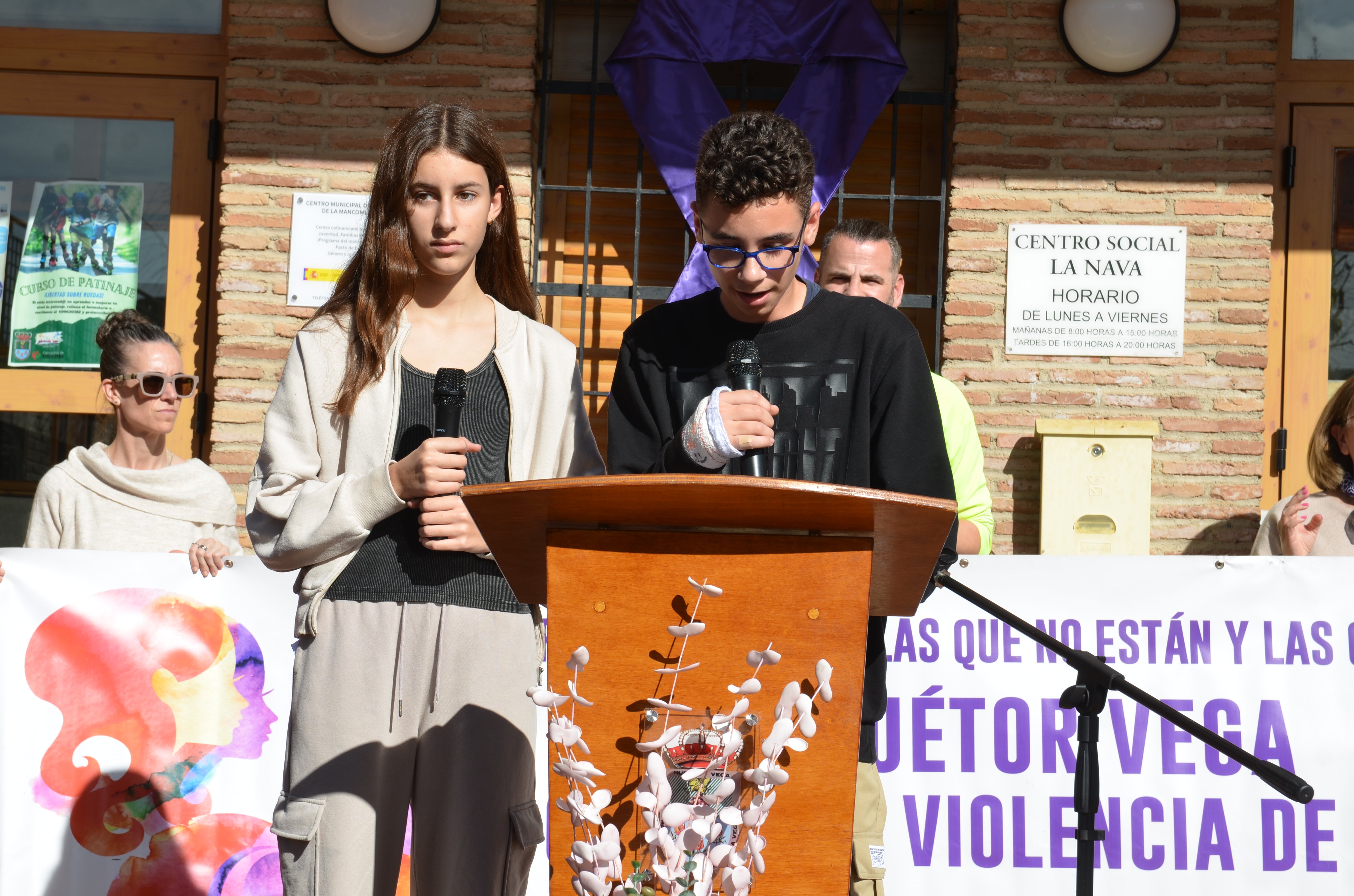 Los centros educativos de Huétor Vega enarbolan la lucha del 25N