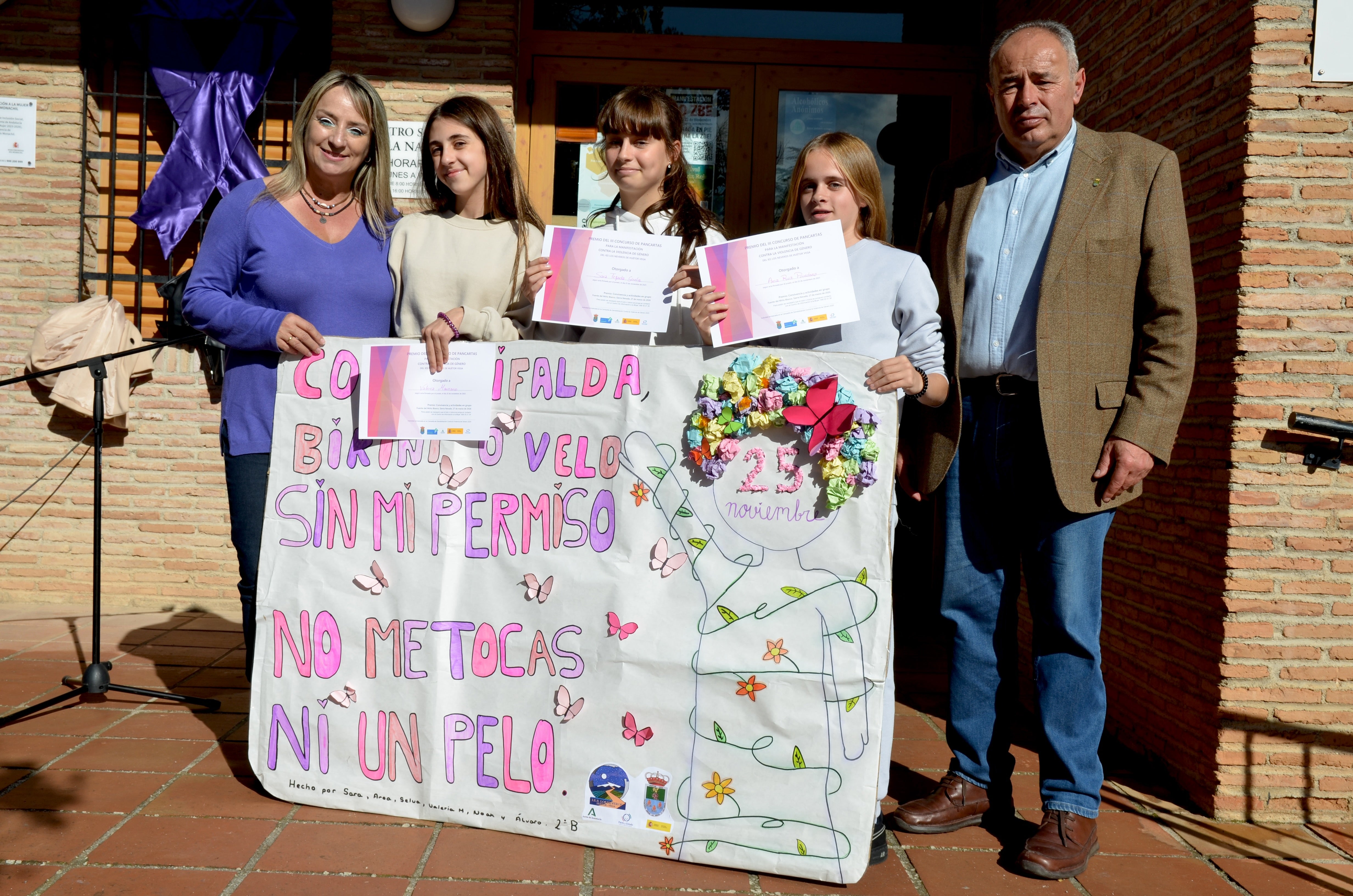 Los centros educativos de Huétor Vega enarbolan la lucha del 25N