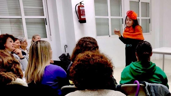 Tres monólogos hacen reflexionar sobre la mujer en Huétor Vega