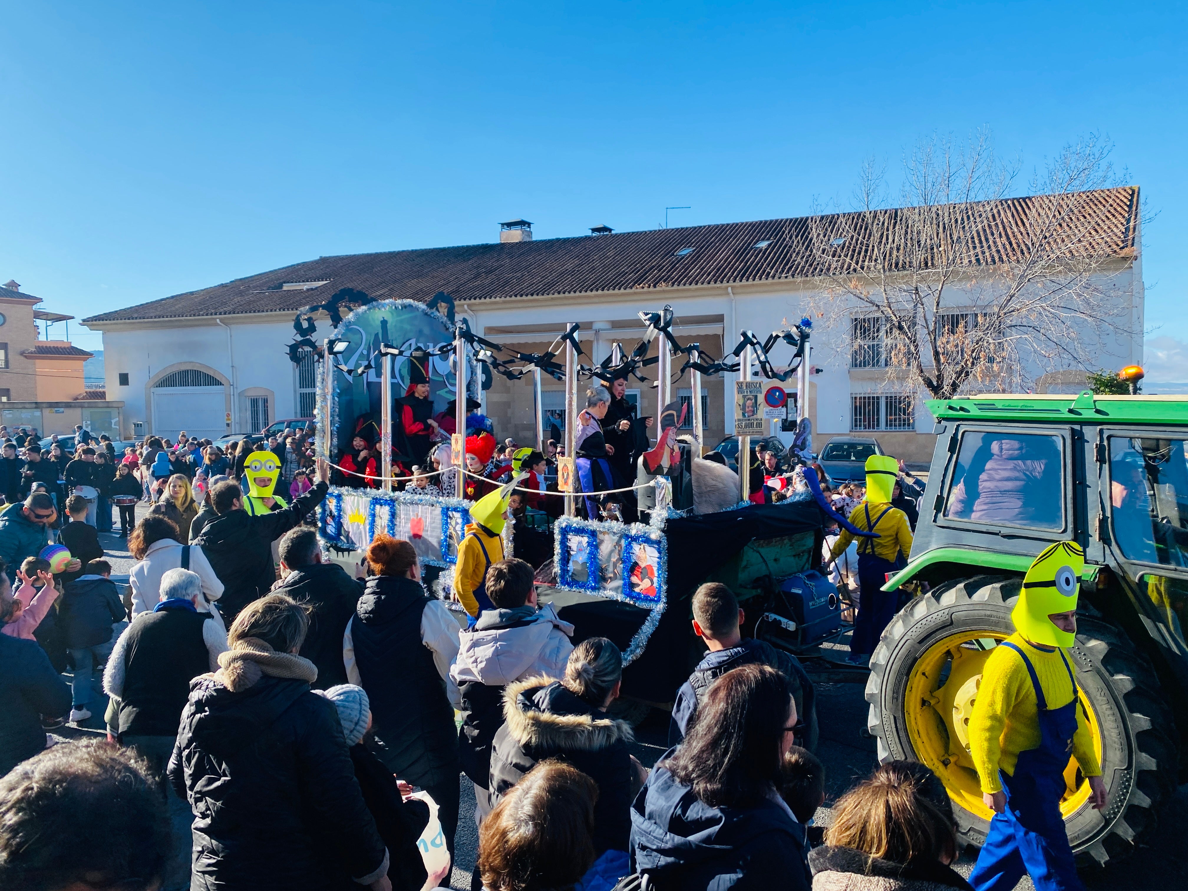 El sol ilumina la Cabalgata de Huétor Vega