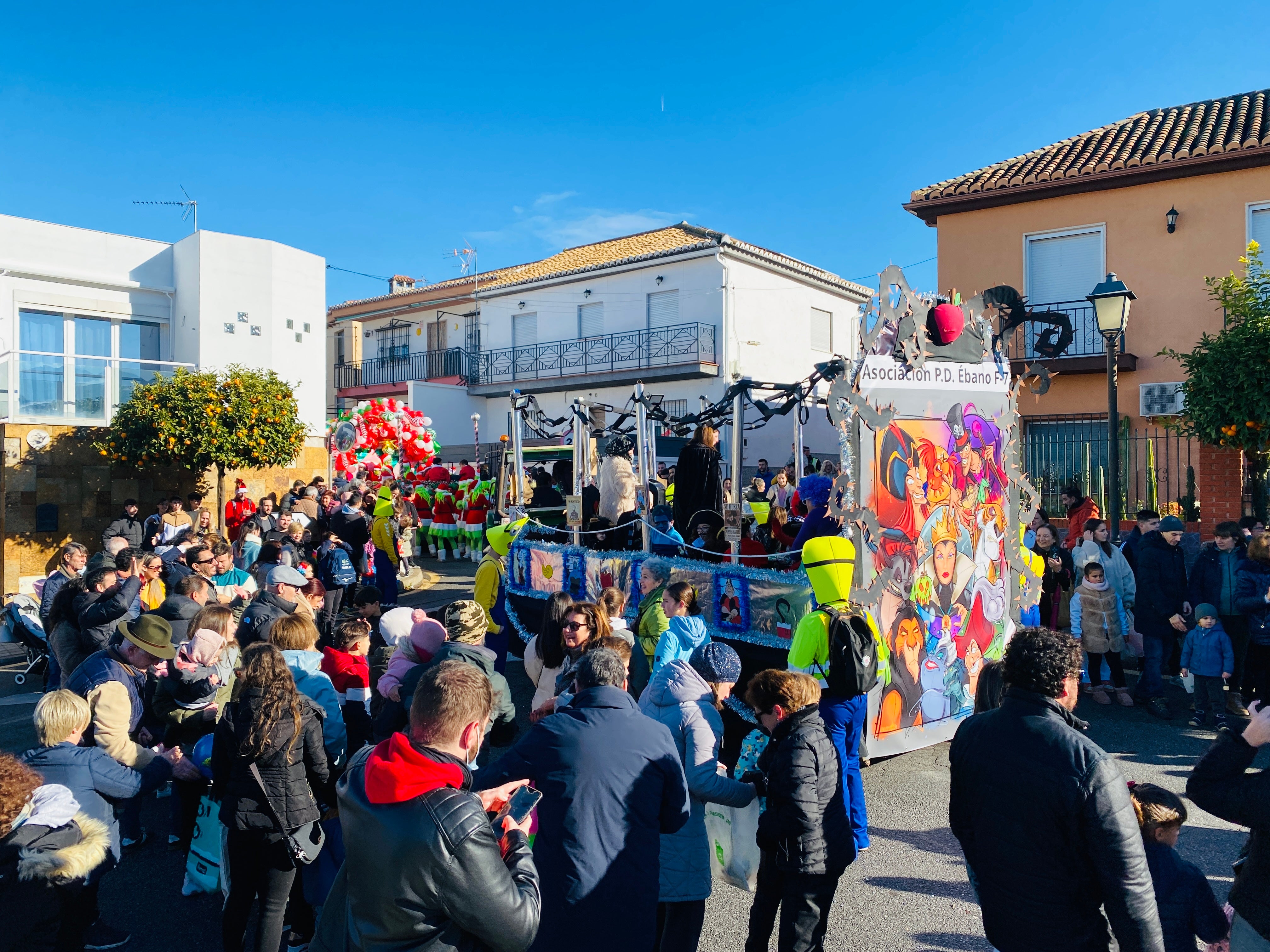 El sol ilumina la Cabalgata de Huétor Vega