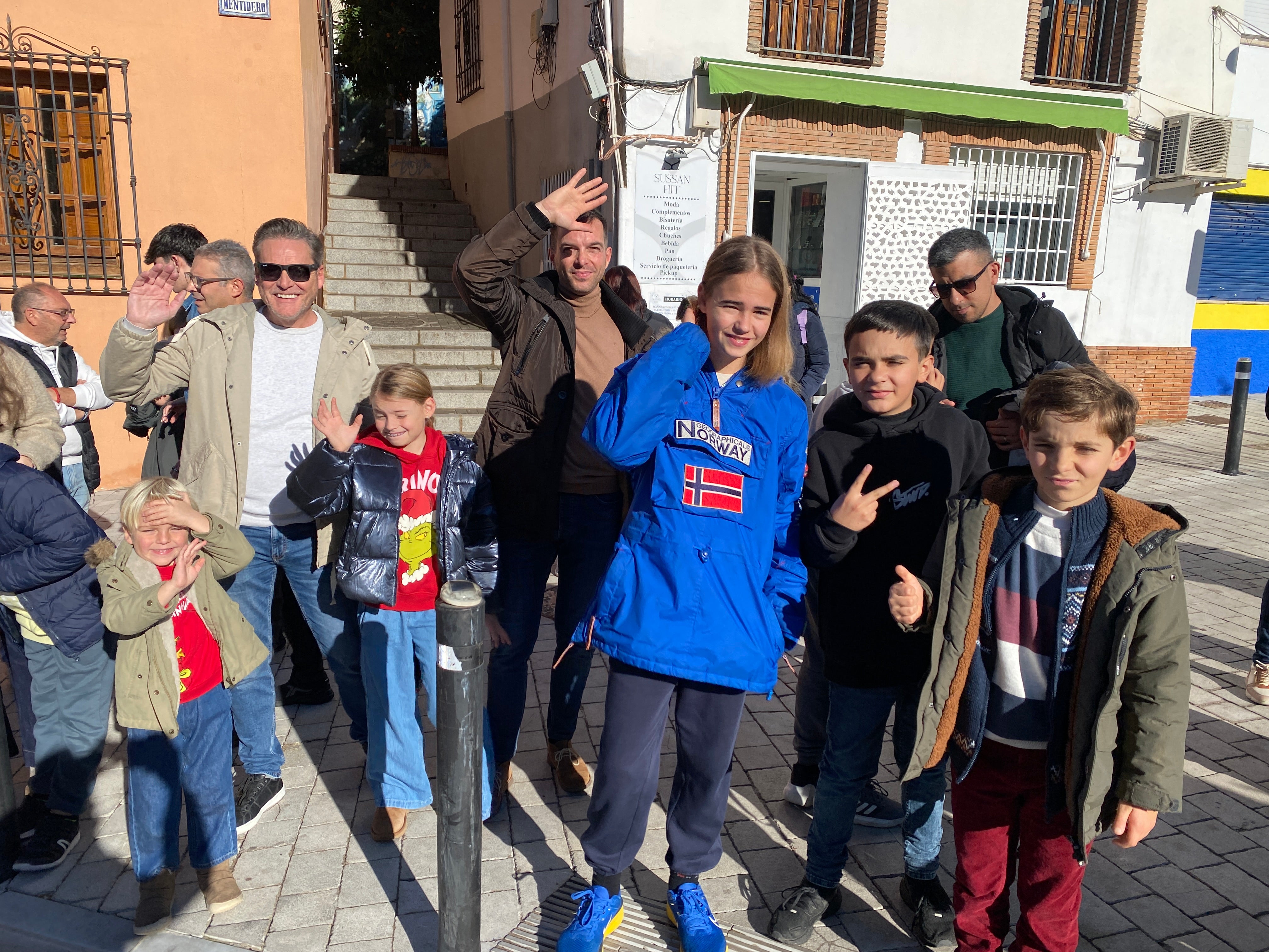 El sol ilumina la Cabalgata de Huétor Vega