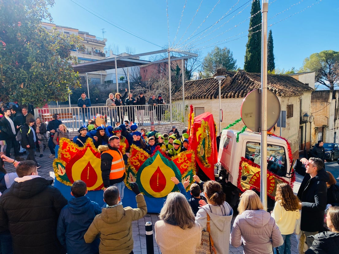 El sol ilumina la Cabalgata de Huétor Vega