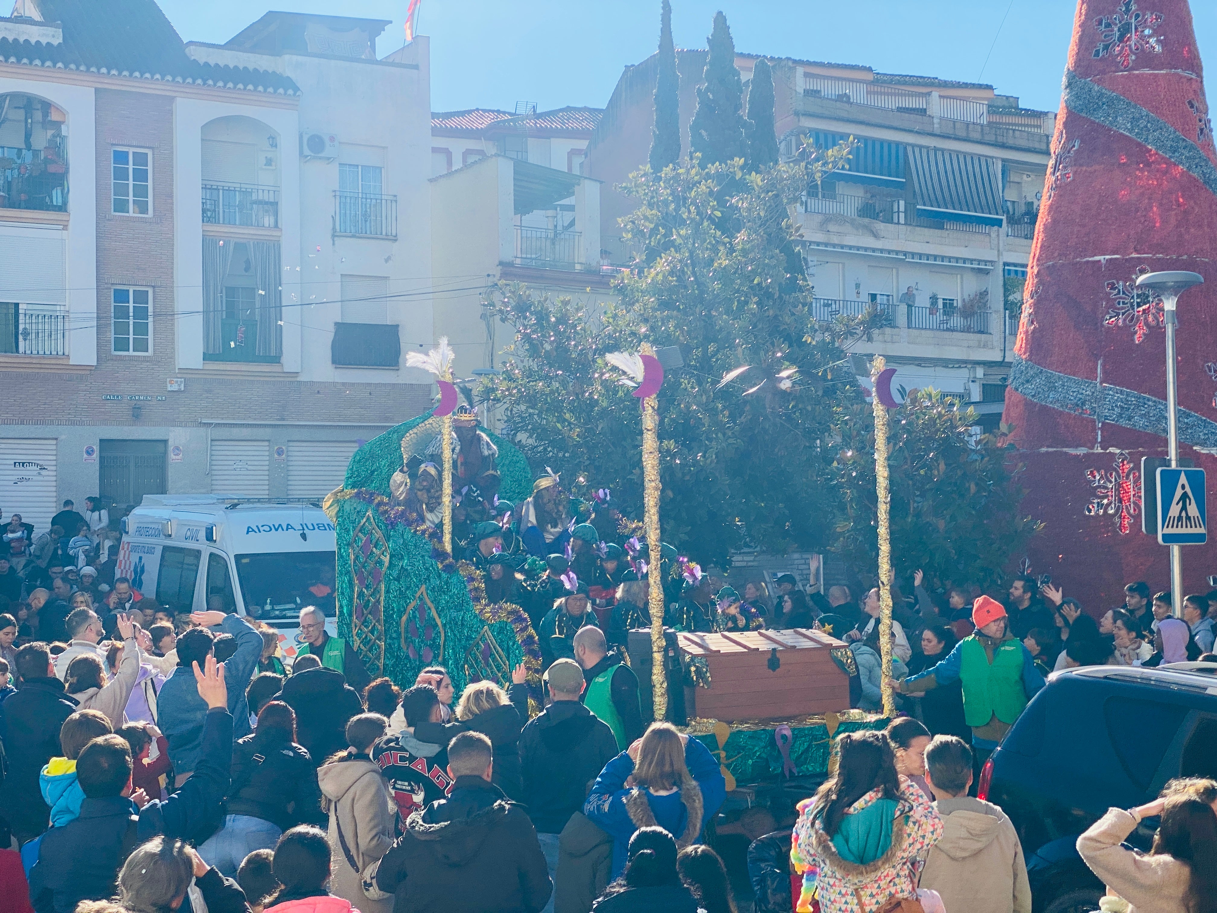 El sol ilumina la Cabalgata de Huétor Vega