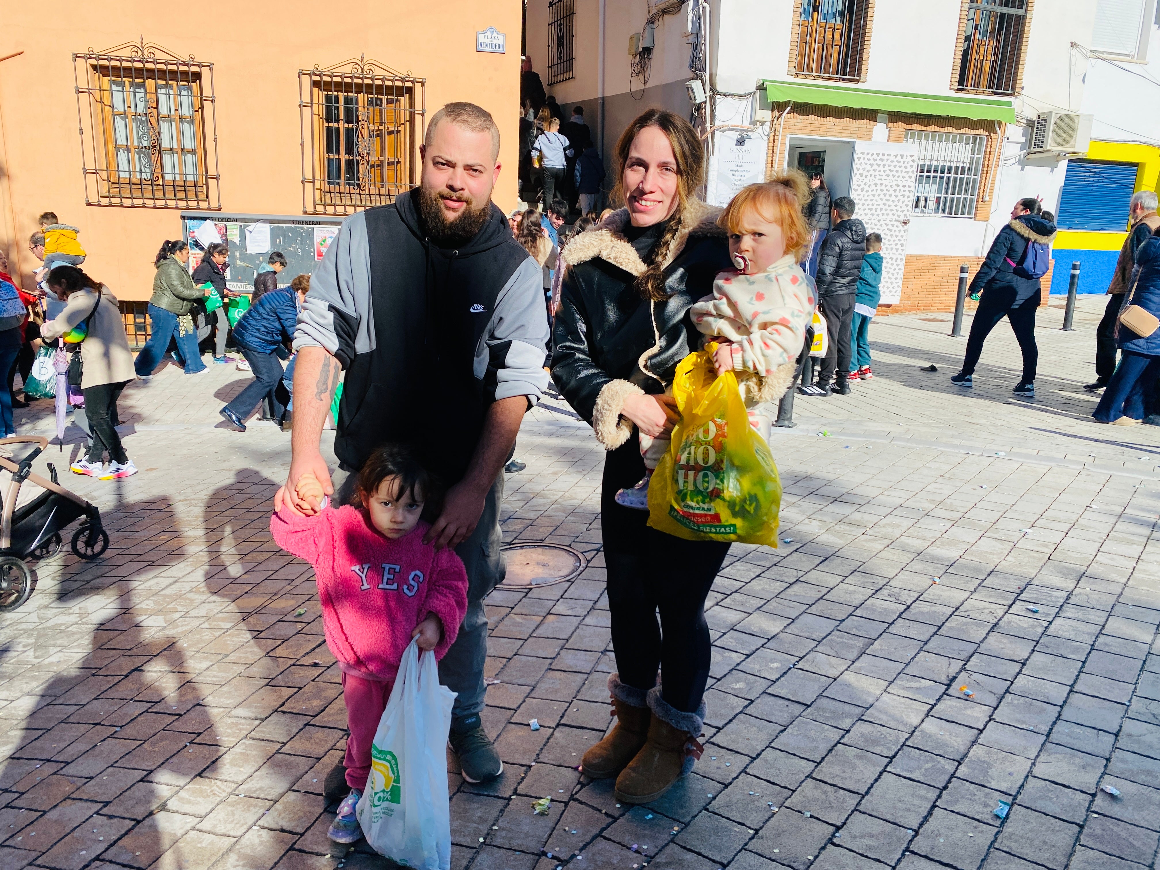 El sol ilumina la Cabalgata de Huétor Vega