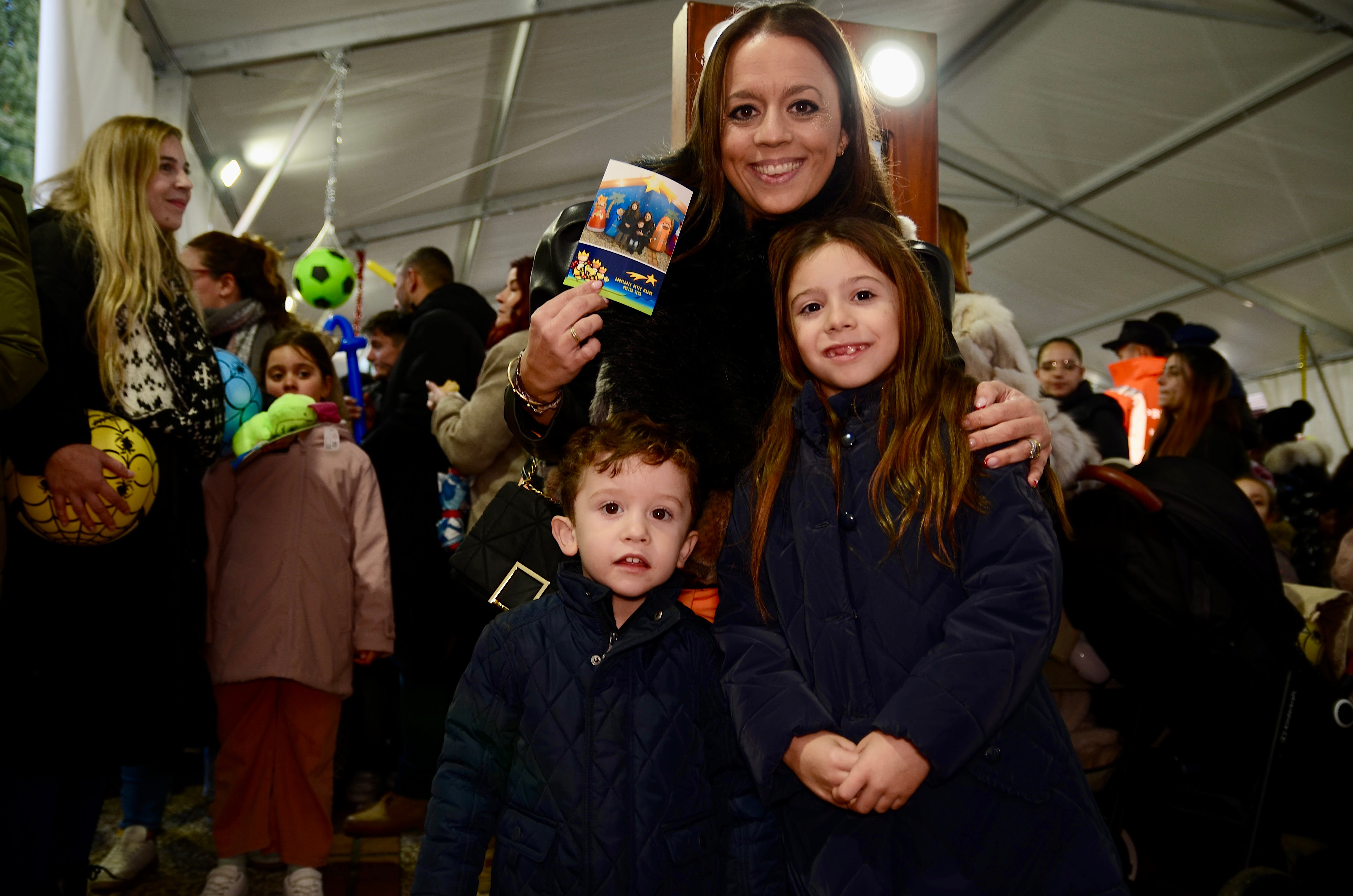 Los Reyes Magos llenan la carpa de Huerta Cercada en Huétor Vega