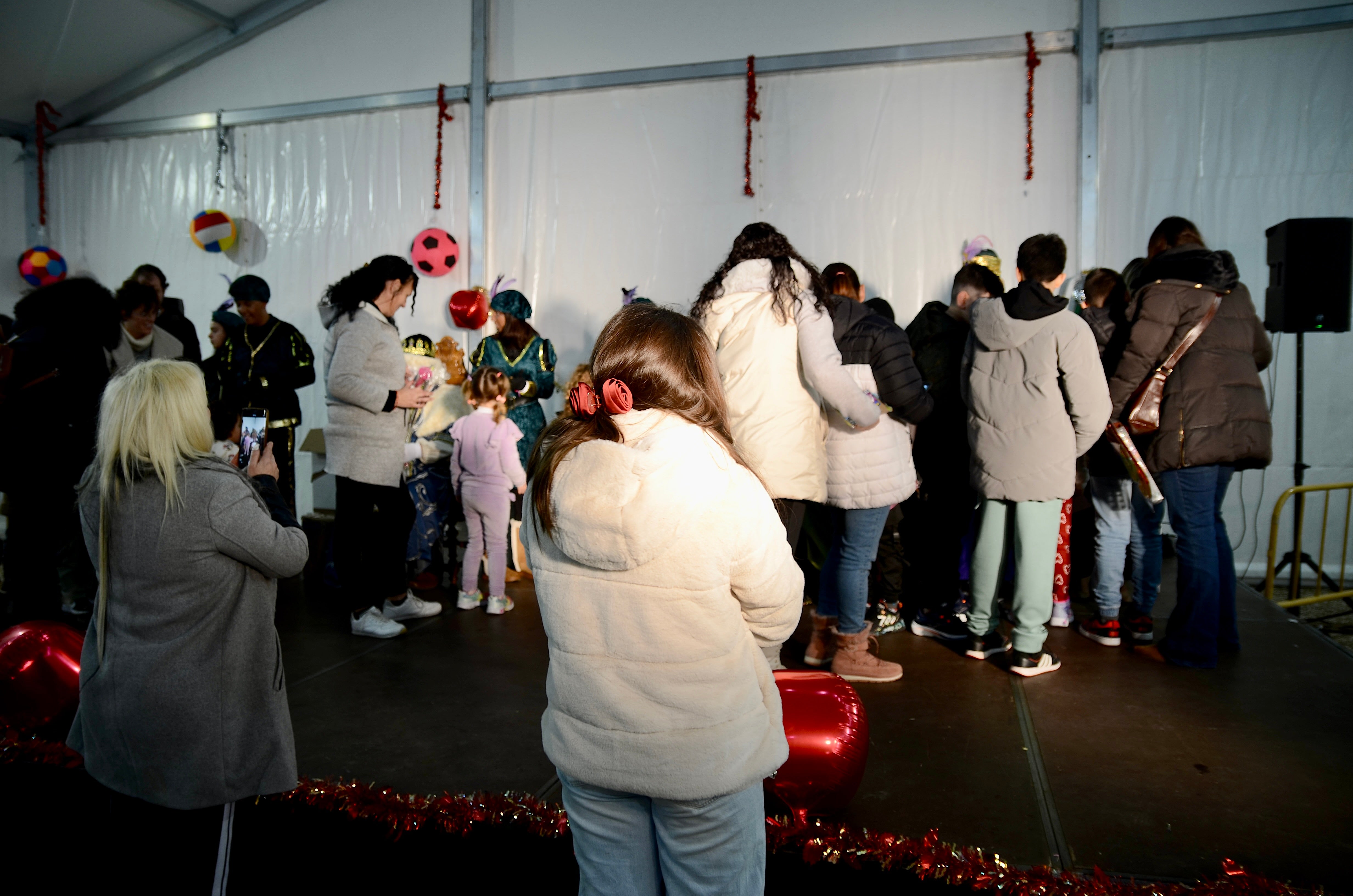 Los Reyes Magos llenan la carpa de Huerta Cercada en Huétor Vega