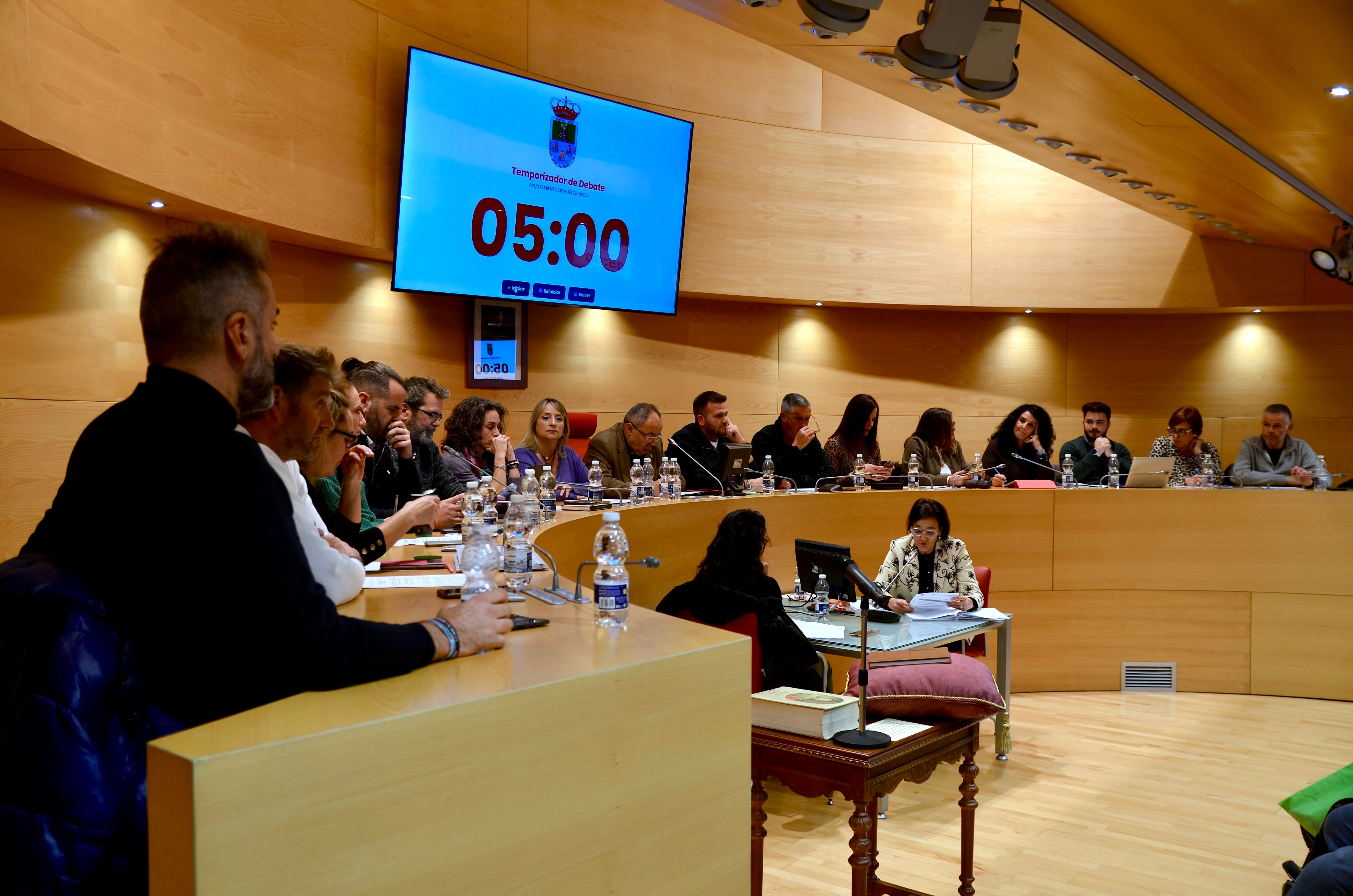 Sesión plenaria en el Consistorio hueteño.