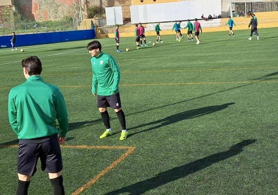 Calentamiento del CD Huétor Vega en Melilla.