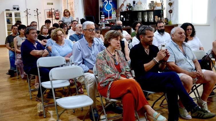 El Ayuntamiento de Huétor Vega convoca el 23 concurso de cartas de amor y desamor