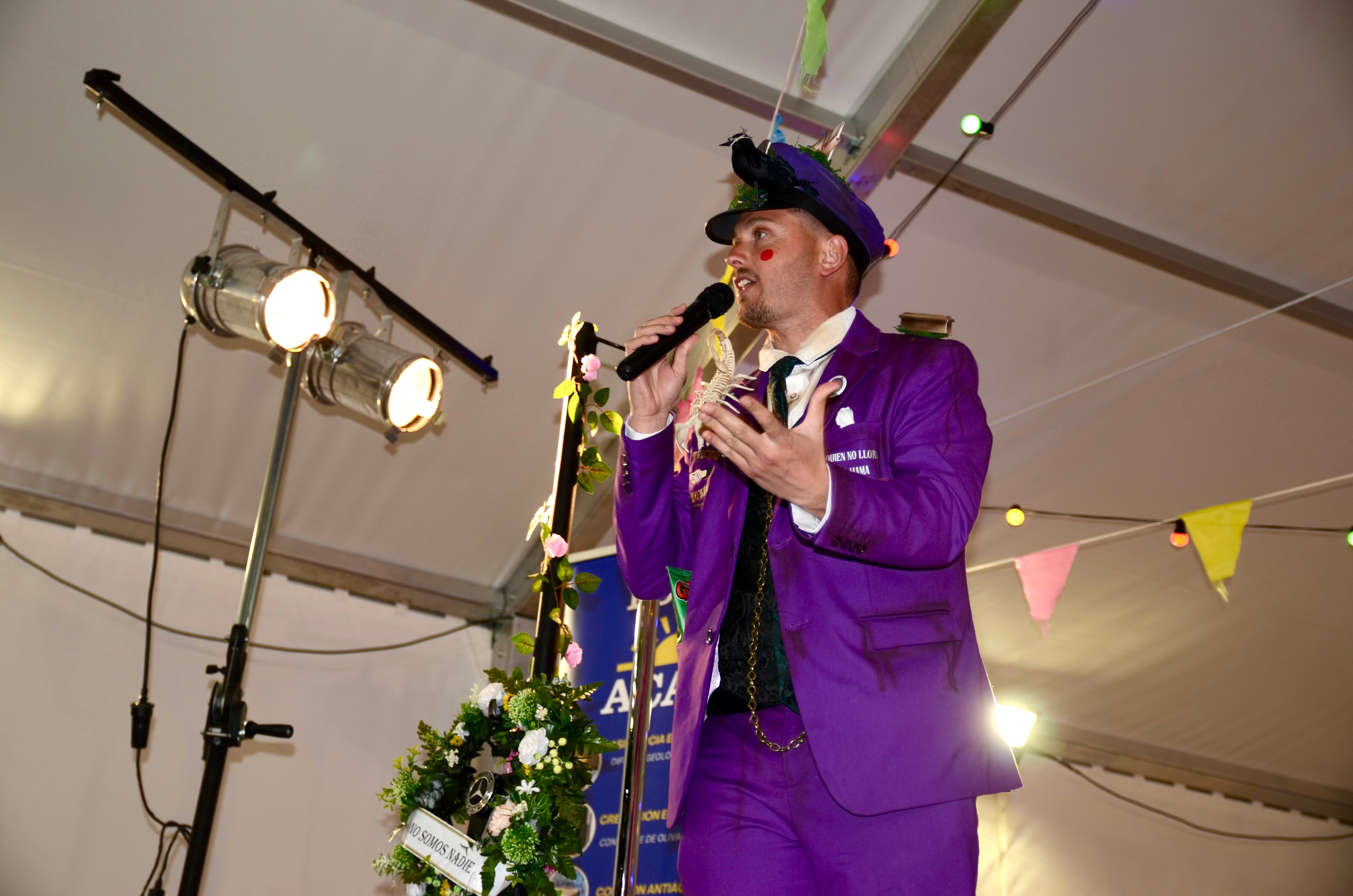 Chirigotas mordaces y con salero en Huétor Vega