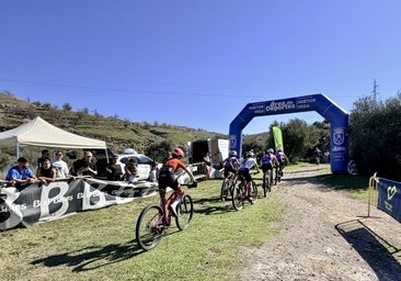 Ambiente en el recorrido del 'Rally Pueblo de Huétor Vega', en una jornada marcada por el tiempo soleado.