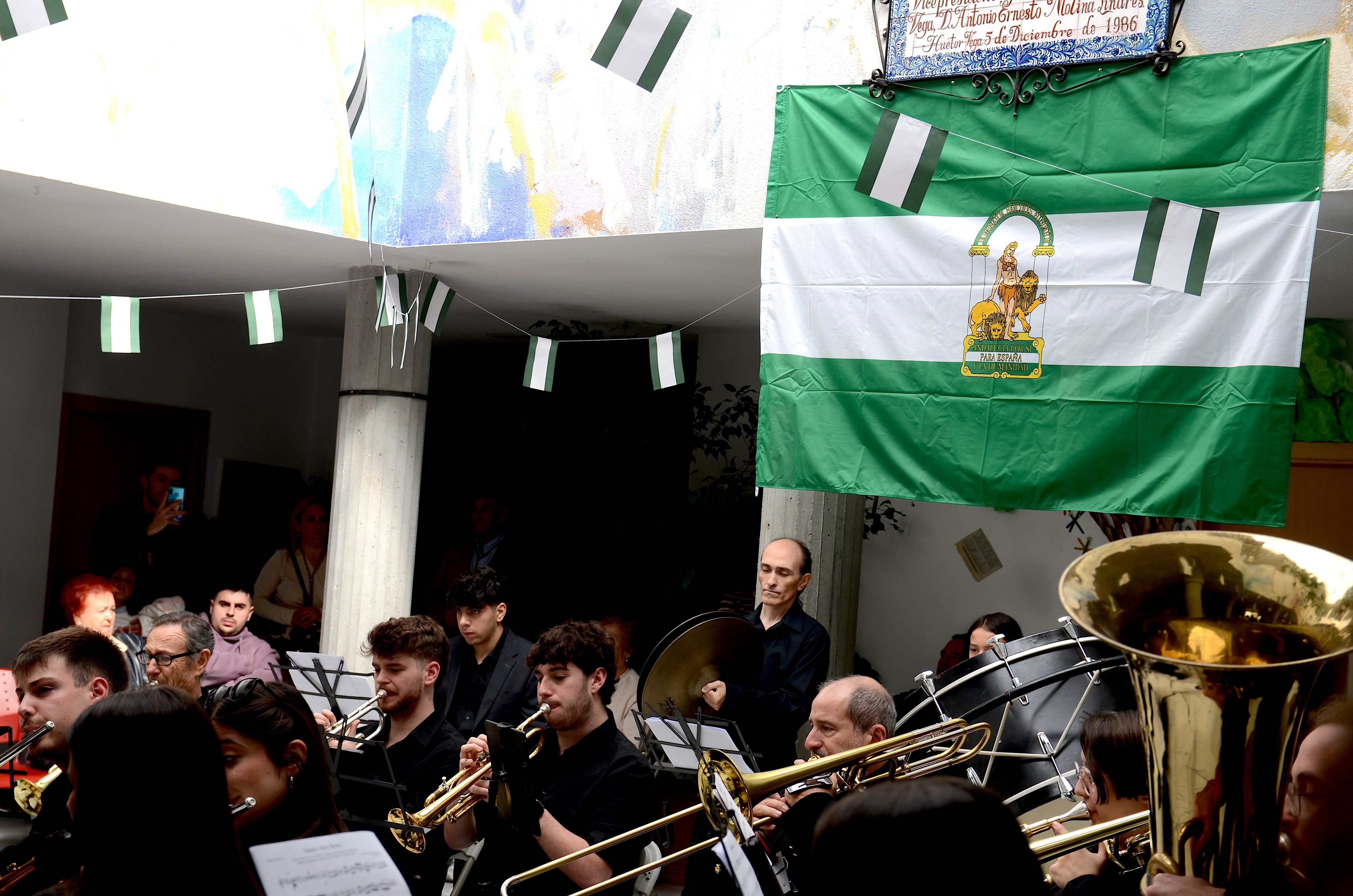 Un Día de Andalucía cargado de emoción en Huétor Vega