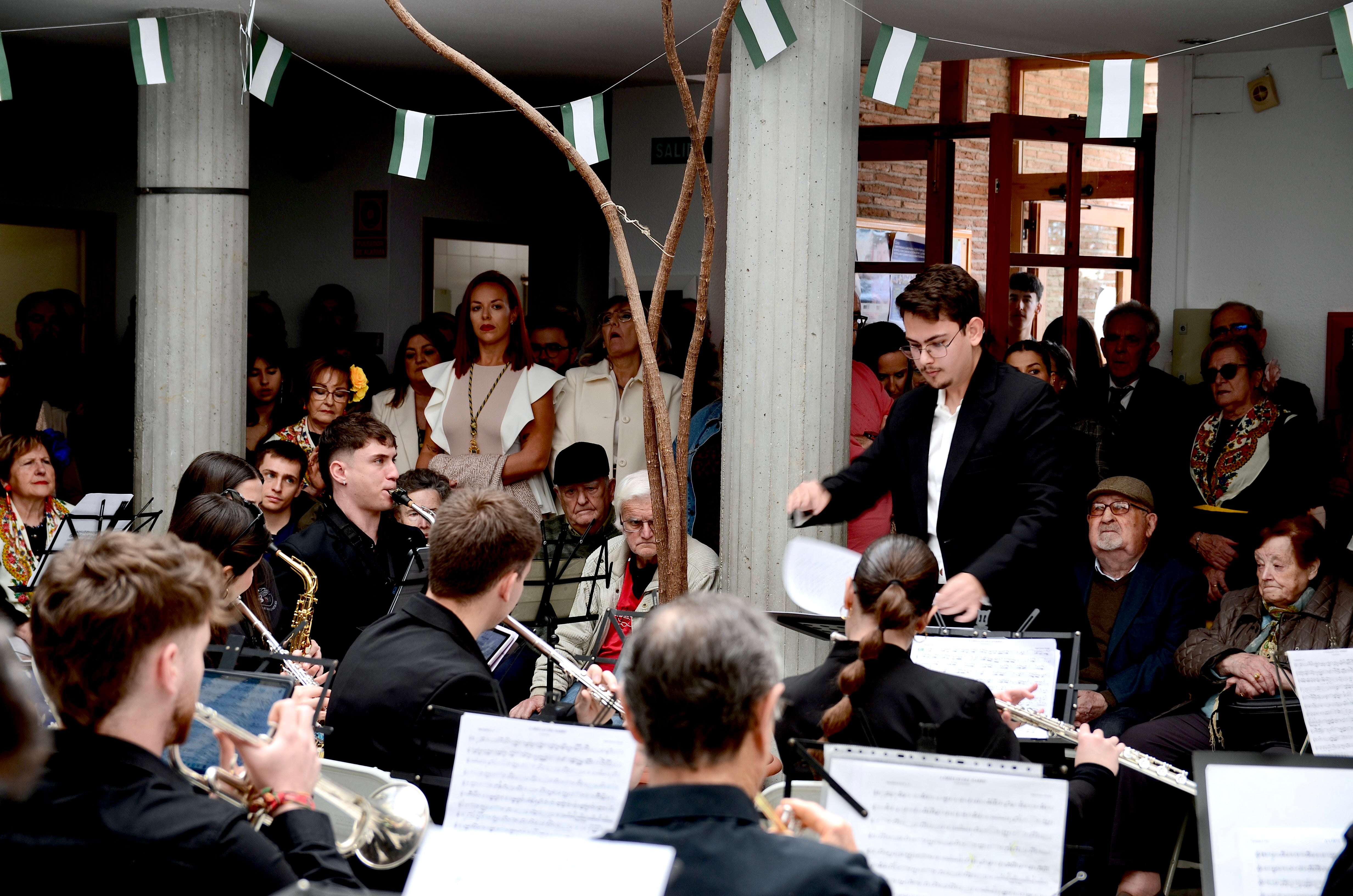 Un Día de Andalucía cargado de emoción en Huétor Vega