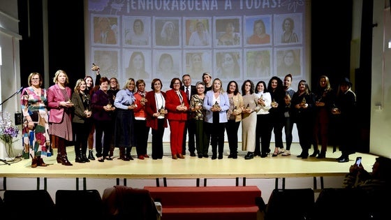 Huétor Vega reconoce en el 8M a las 25 mujeres concejalas de su historia democrática