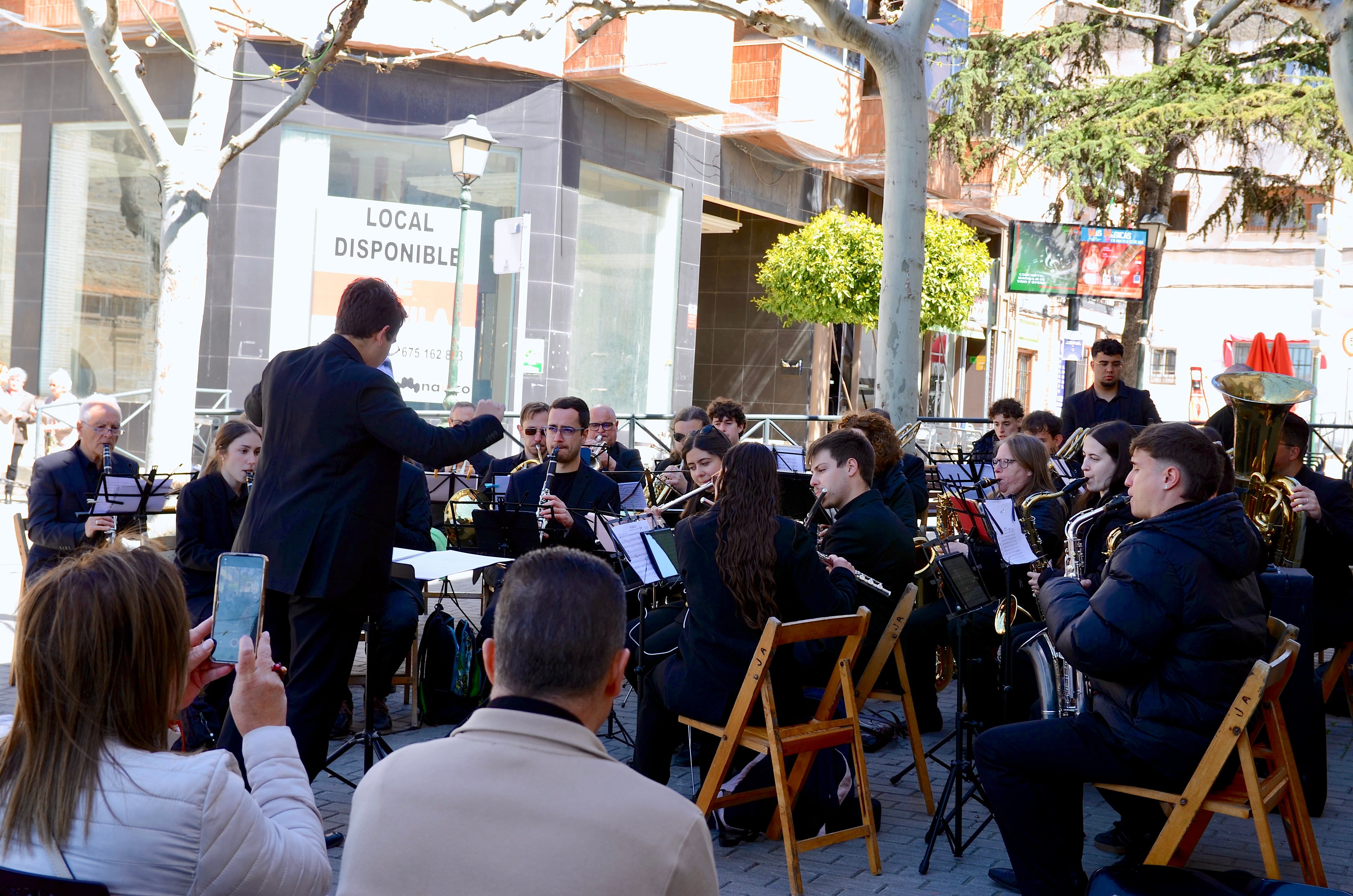 La Banda de Música, dirigida por el joven Jorge Jiménez de Baldomero.