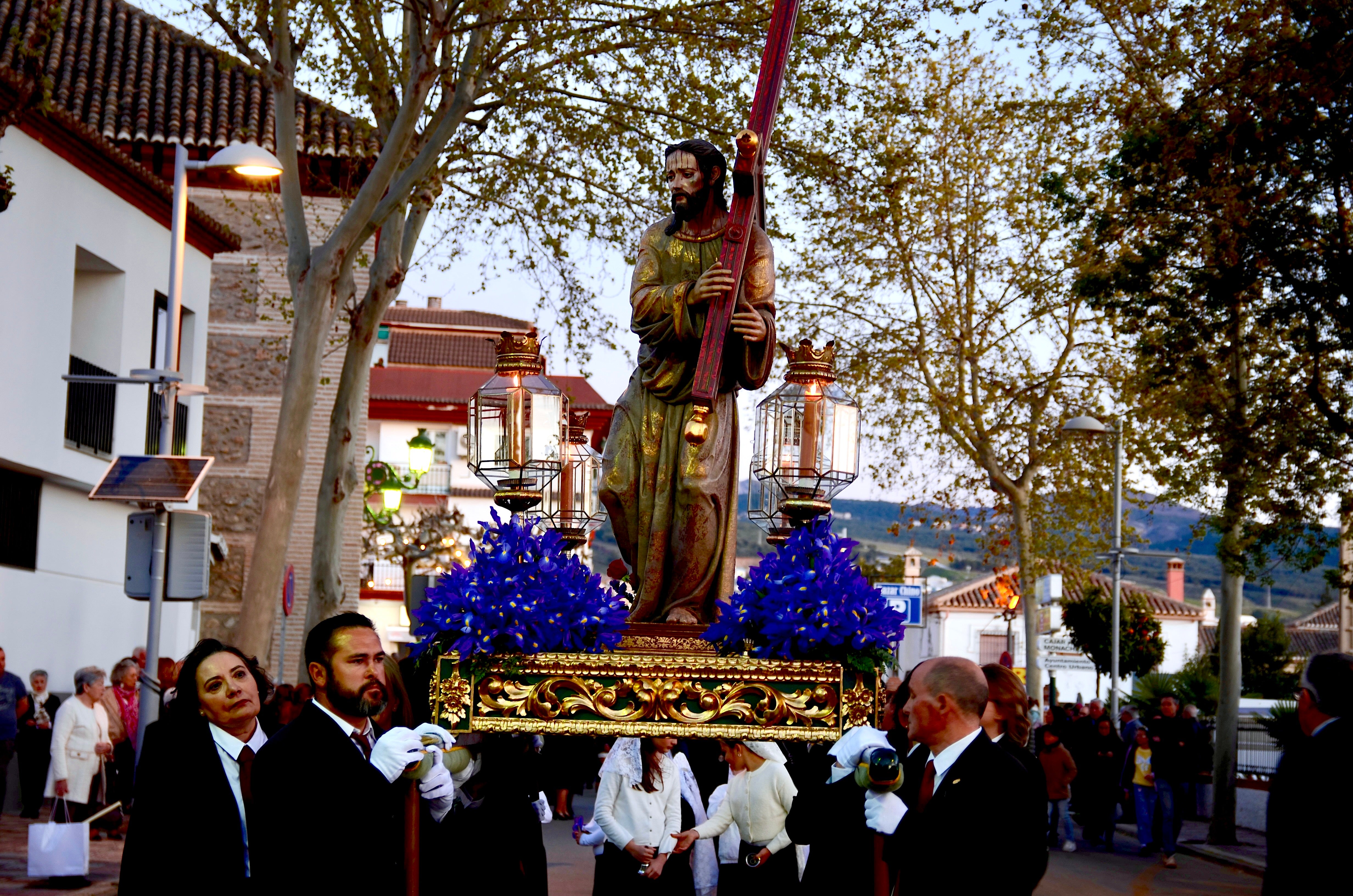 El Jueves Santo suena a saeta en Huétor Vega