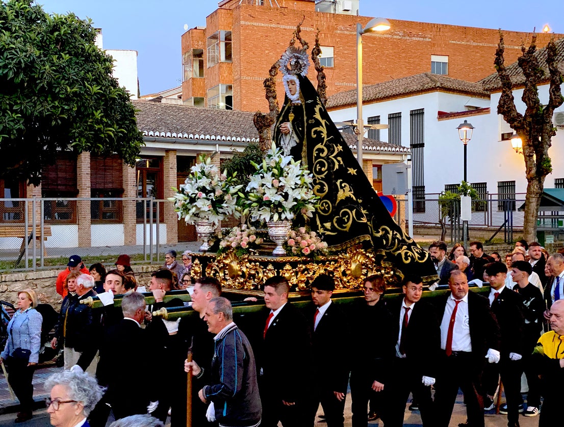El Jueves Santo suena a saeta en Huétor Vega