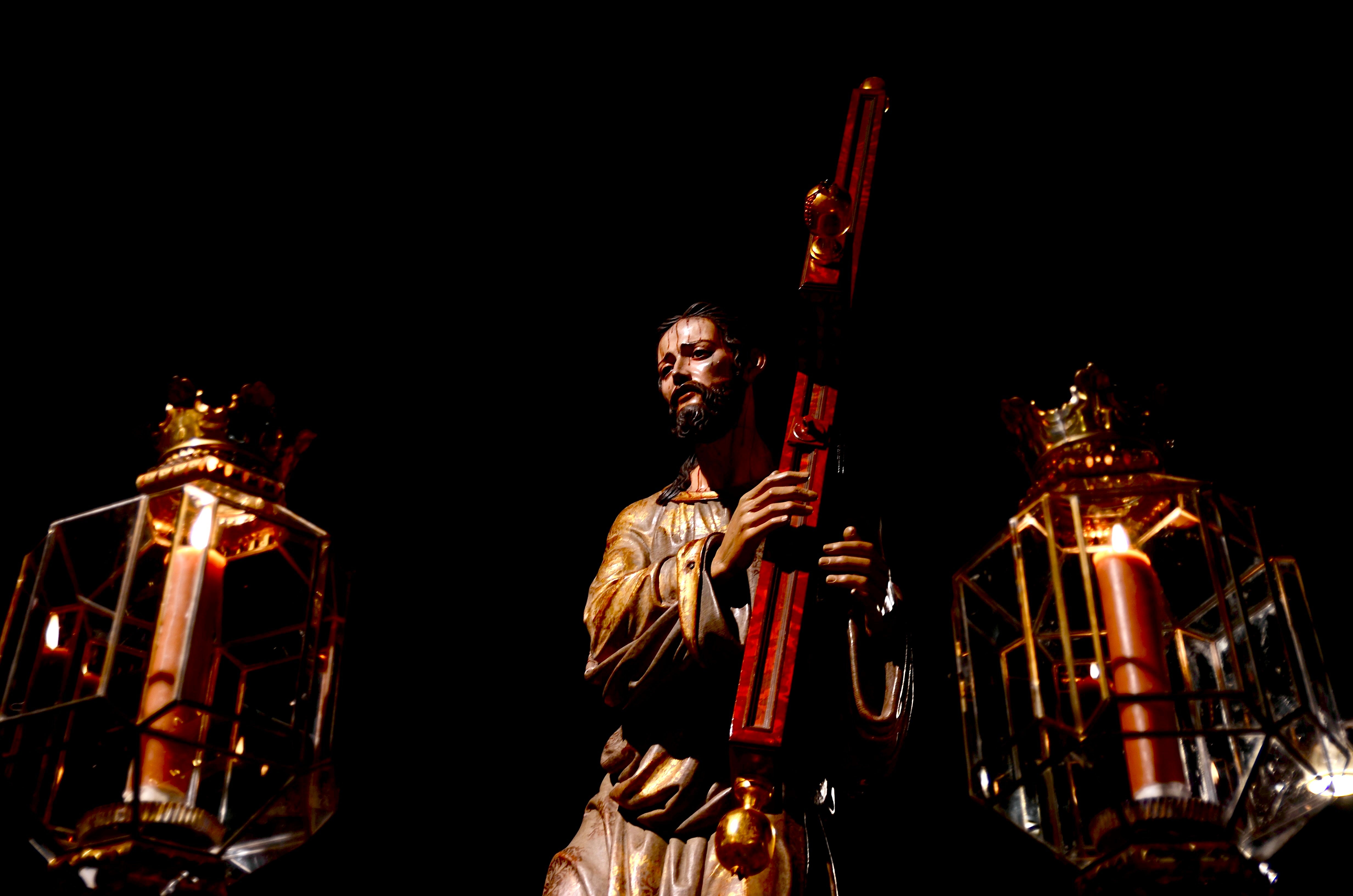 El Jueves Santo suena a saeta en Huétor Vega