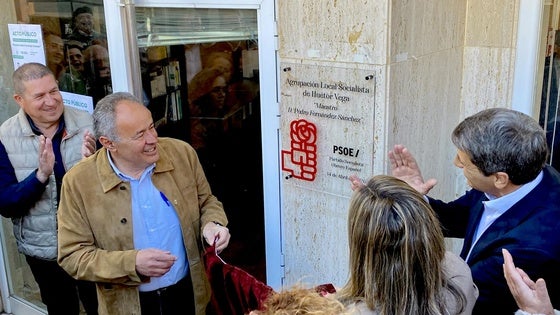 El PSOE de Huétor Vega rebautiza su sede con el nombre de Maestro Pedro Fernández Sánchez