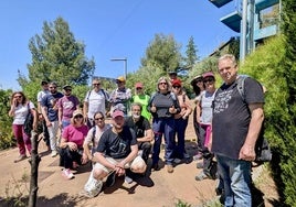 Varios participantes en la caminata interpretativa que conectó Monachil, Huétor Vega y Granada.