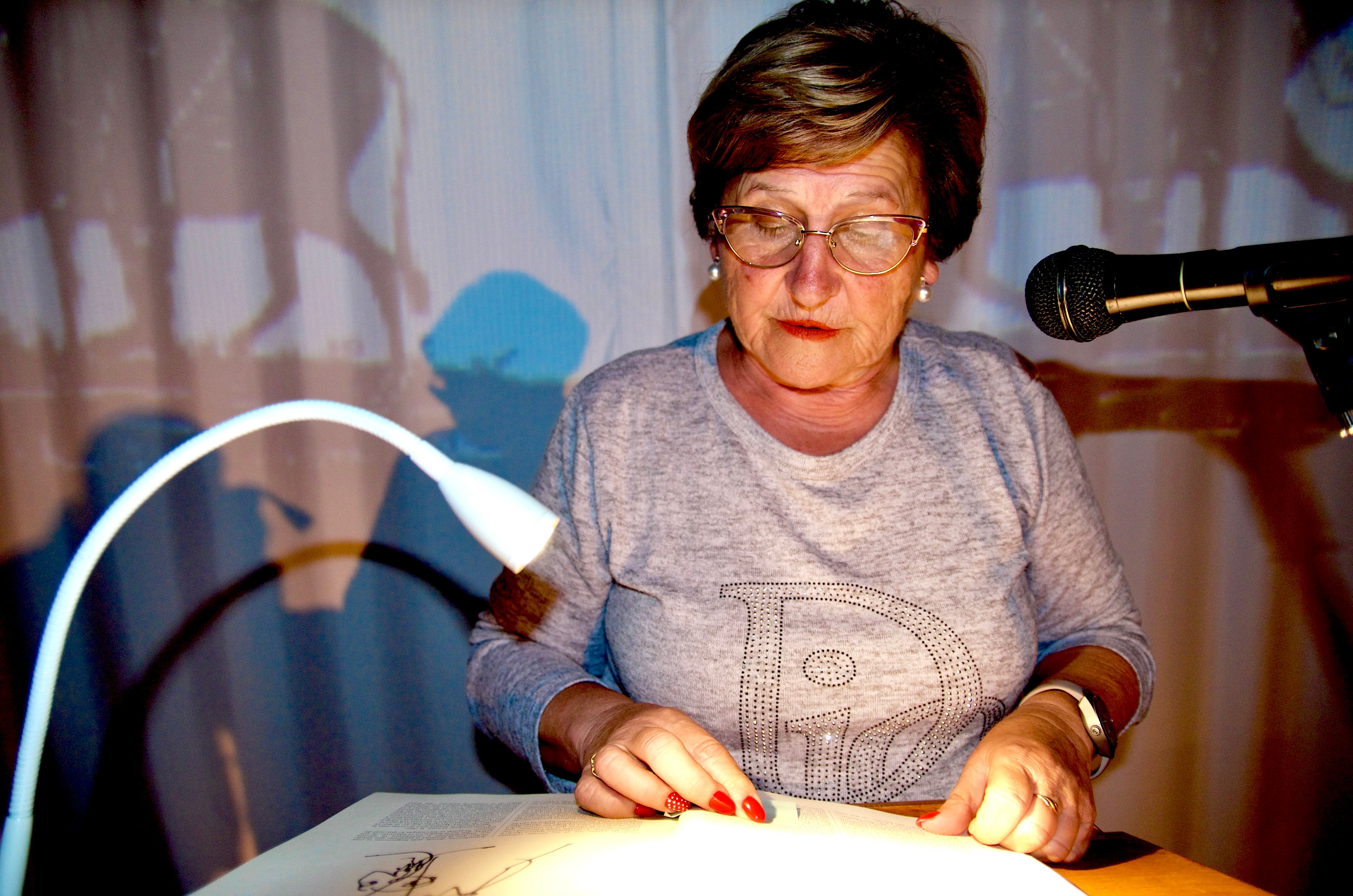 Huétor Vega lee 'El Quijote' en el Centro Huerta Cercada