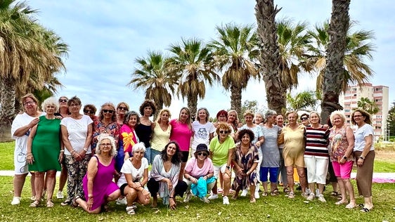 La Concejalía de Igualdad organiza una jornada en Playa Granada para el autocuidado de las mujeres