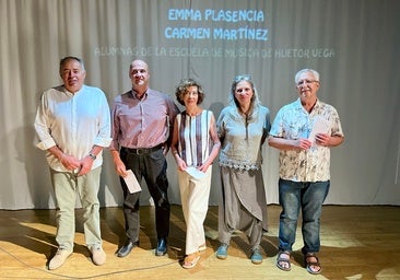 Huétor Vega entrega los premios de sus concursos de fotografía y cartas de amor