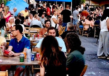 Gran ambiente en la calle Martín Recuerda.