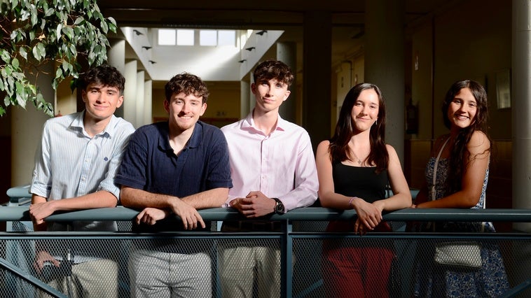 Cinco estudiantes del IES Los Neveros de Huétor Vega, entre las notas más altas de la selectividad