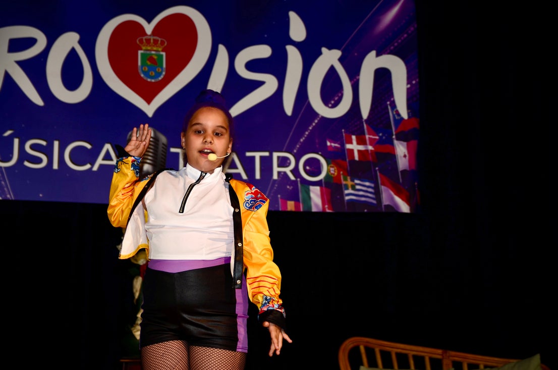 Vecinos que brillan como estrellas: Huétor Vega recrea la magia de Eurovisión