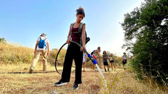 Jóvenes de Estados Unidos experimentan el modelo medioambiental de Huétor Vega
