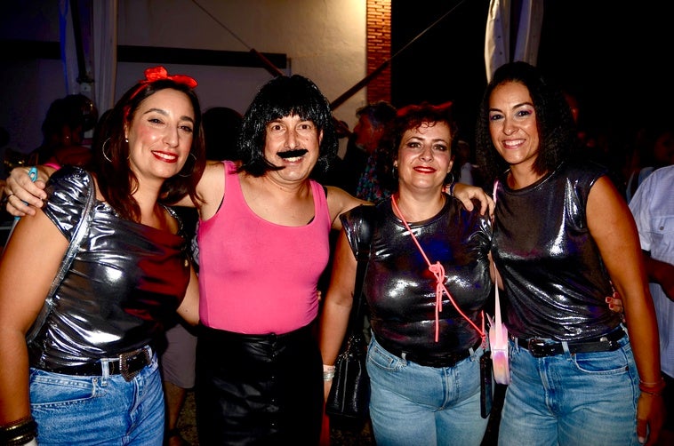 Fiesta Ochentera en Huétor Vega: rímel, tupés y lentejuelas