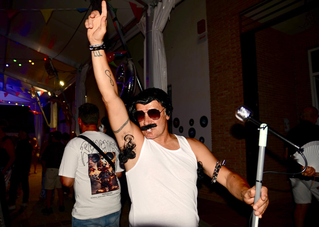Fiesta Ochentera en Huétor Vega: rímel, tupés y lentejuelas