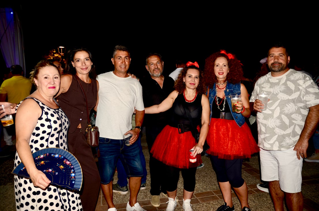 Fiesta Ochentera en Huétor Vega: rímel, tupés y lentejuelas
