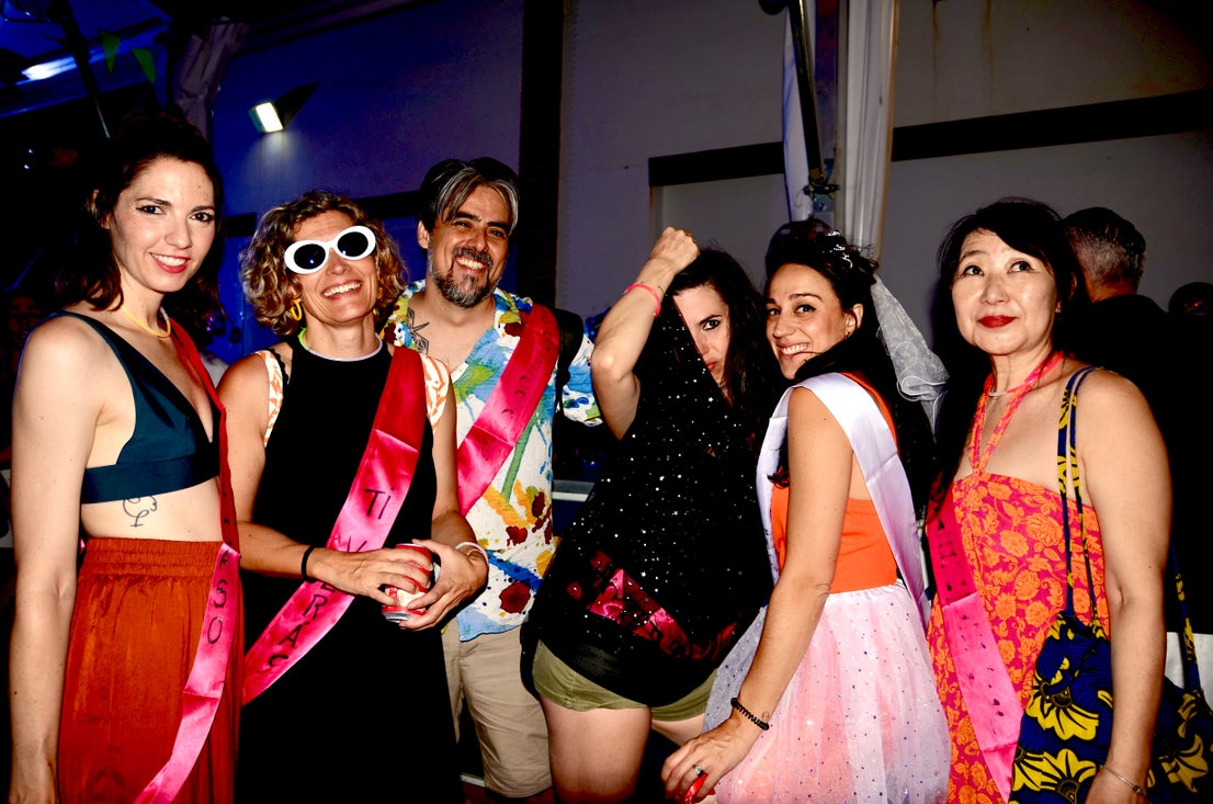 Fiesta Ochentera en Huétor Vega: rímel, tupés y lentejuelas
